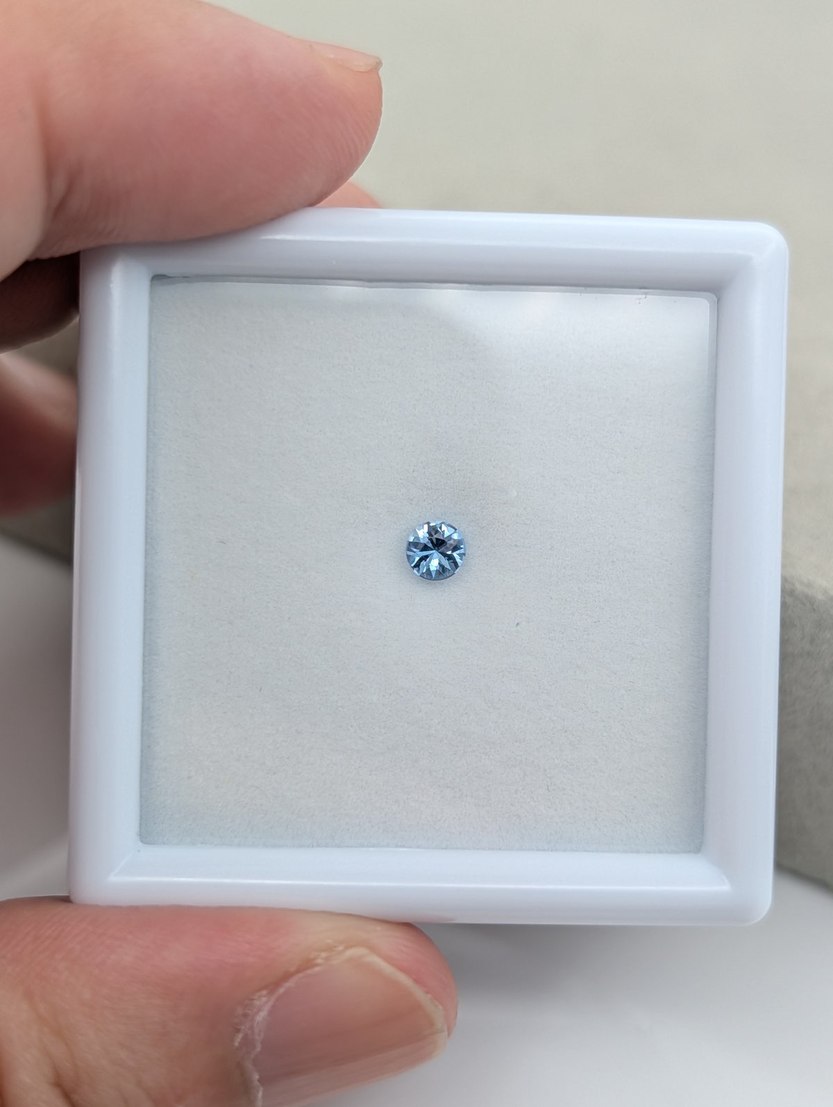 【Z21103】アクアマリン サンタマリアカラー アクアマリン 0.13ct 3.43mm ラウンド ルース
