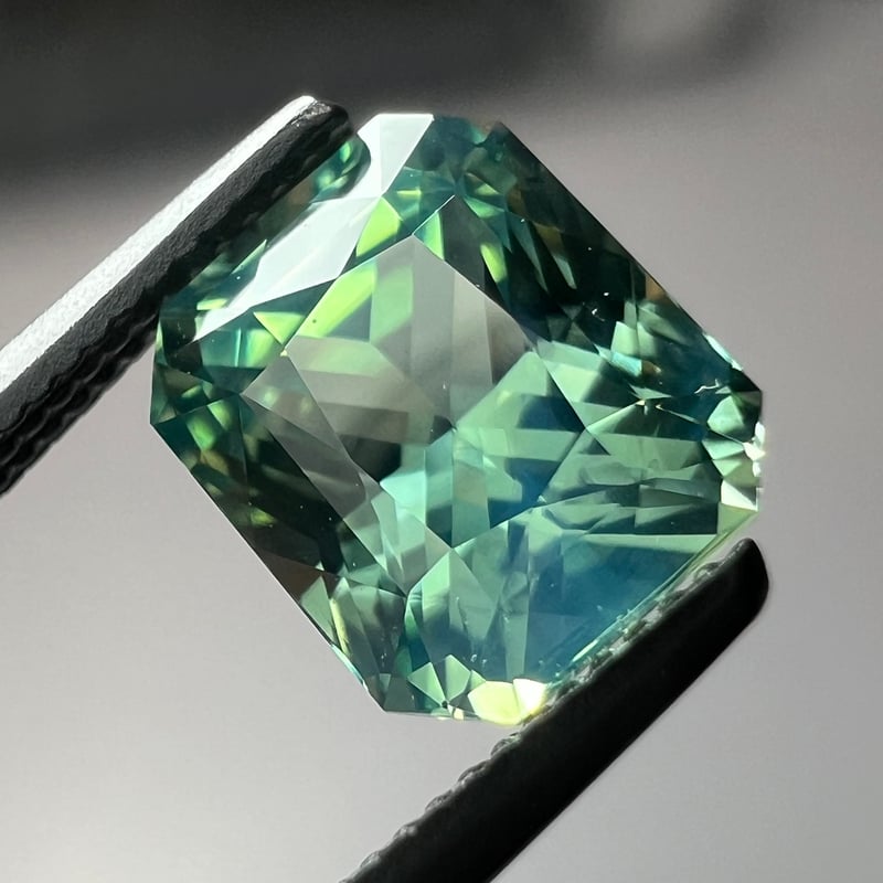 ティール サファイア 1.63ct 6.65×5.79mm シルキーグリーン オクタゴン
