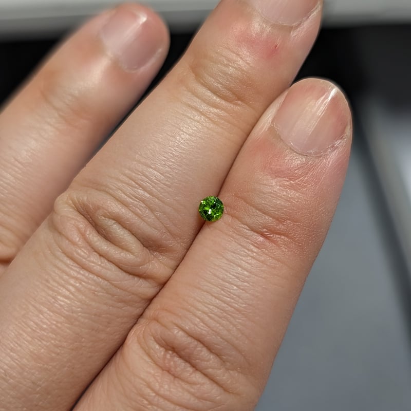 訳あり】超ホーステイルインクルージョン ロシア産 デマントイド