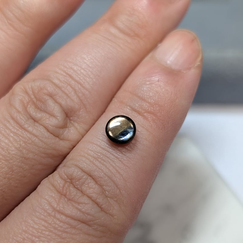 GIA鑑別書】非加熱ゴールドシーンスターサファイア 1.28ct 6.04-6.10mm