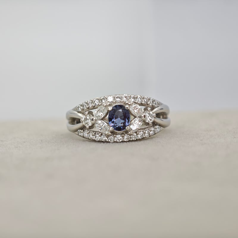 お取り置き】PT900 ベキリーブルーガーネット 0.532ct ダイヤモンド