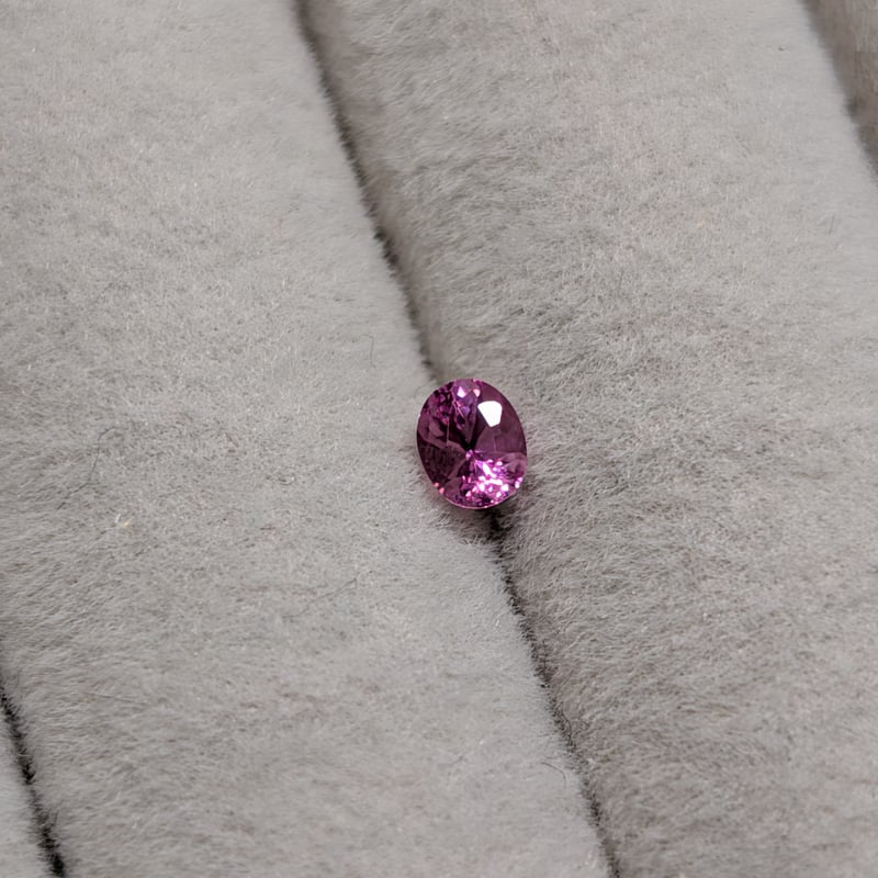 ピンクスピネル 0.19ct 3.75×3.04mm オーバルカットルース | 鈴木屋byJO