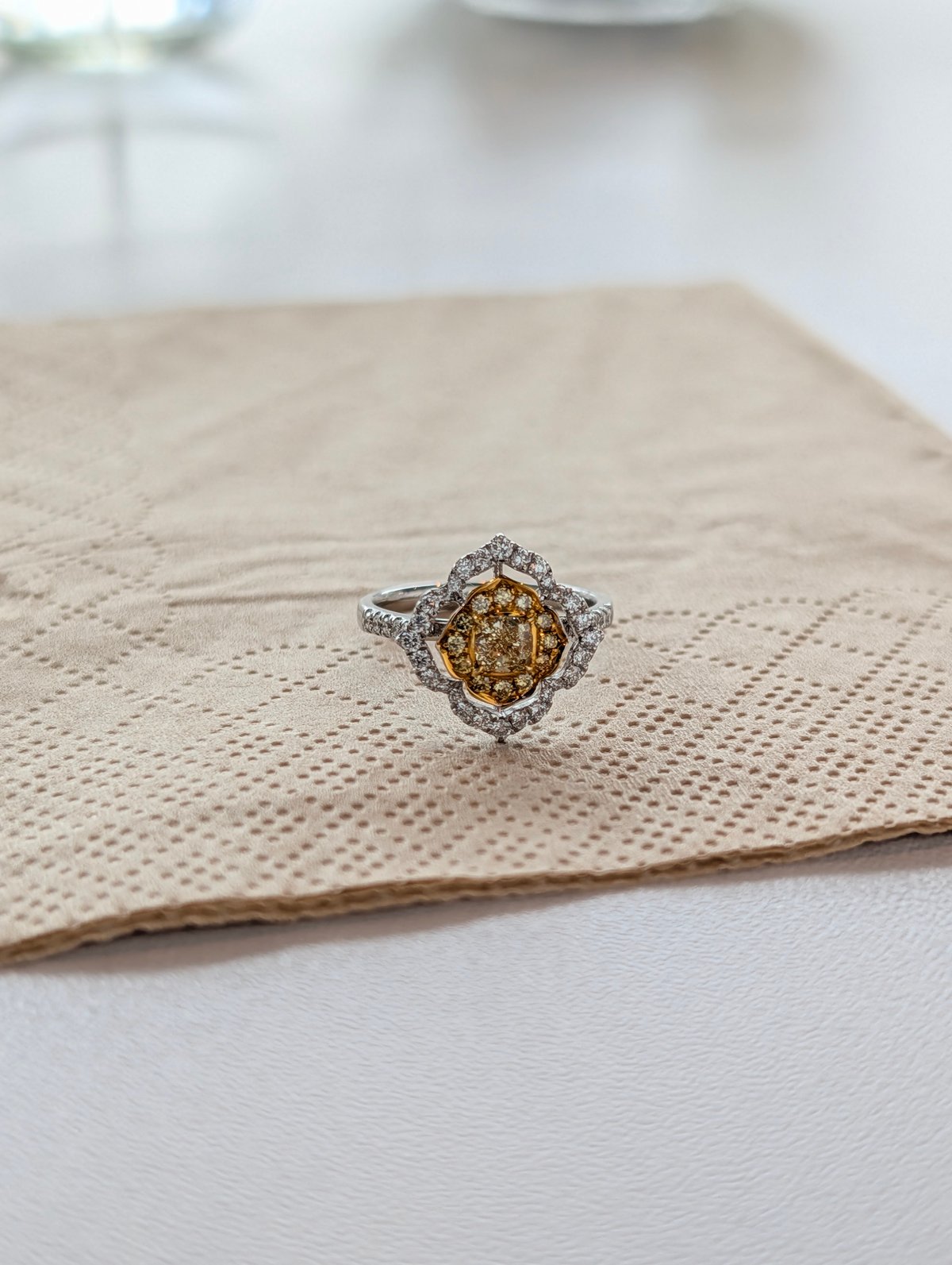 K18WG/K18YG イエローダイヤモンド 0.42ct YD 0.13ct D 0.44c