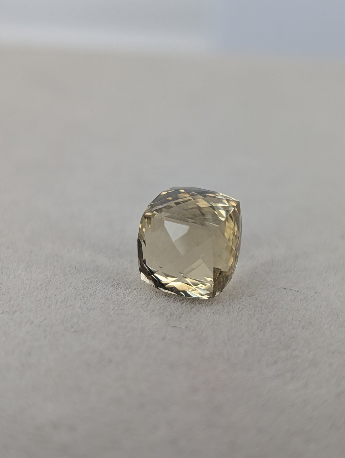 煌カット】レモンクォーツ 8mm 煌カット ルース シミズ貴石 | 鈴木屋