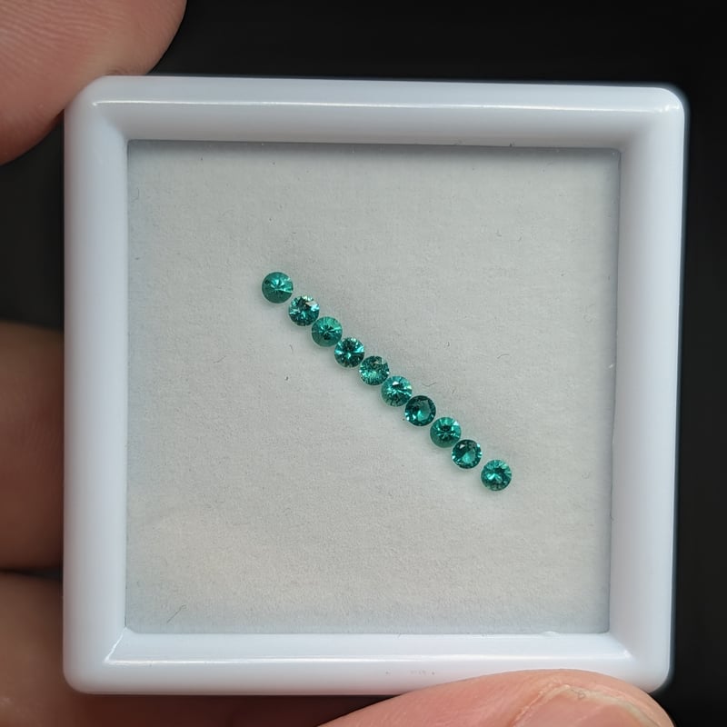 エメラルド/ルース/205ct エメラルド 0.275ct 2.0mm×10pcsセット ルース | 鈴木屋byJOA STORE