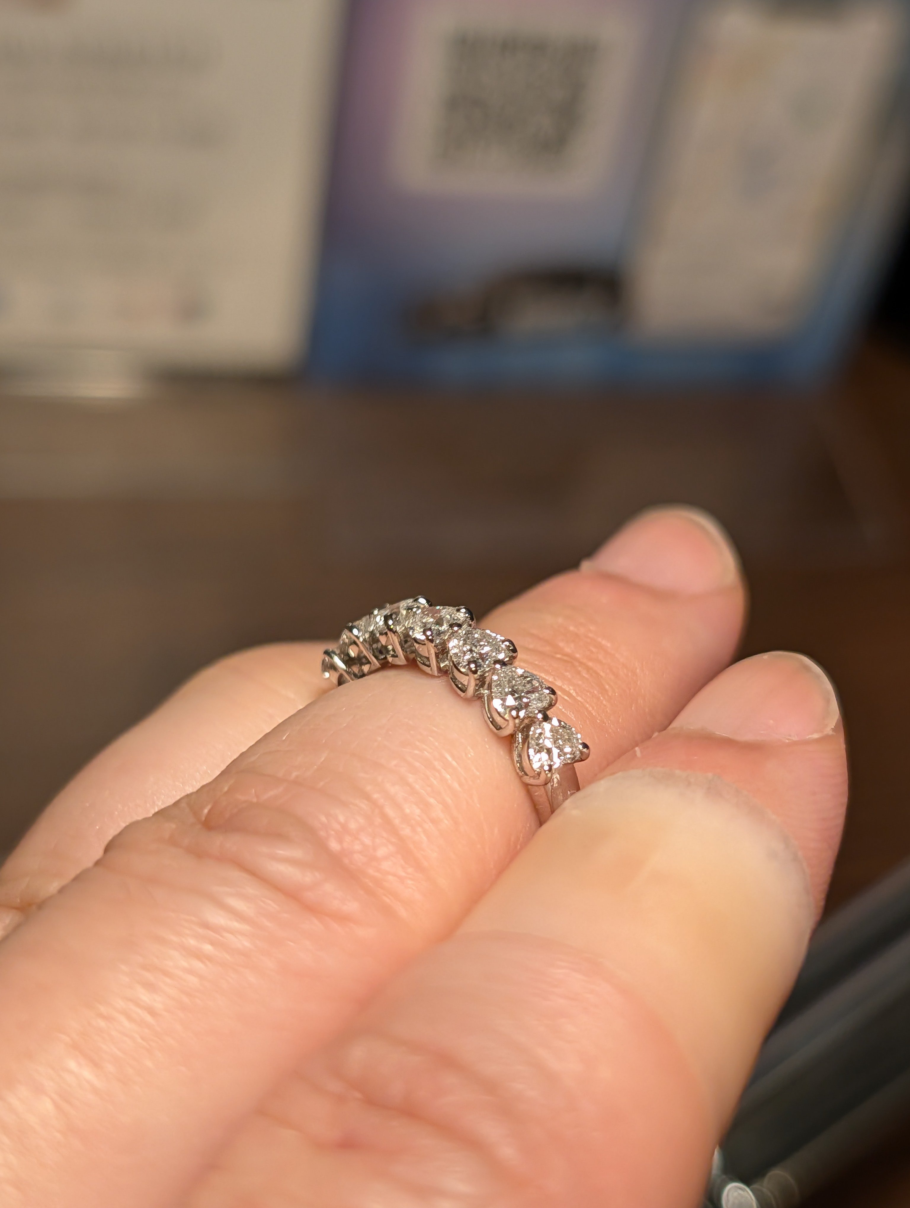PT900ダイヤモンド 1.080ct ハートシェイプ7pcs ハーフエタニティ