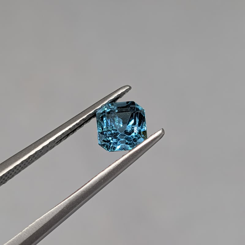 【ノム】ブルートルマリン ルース  1.4ct他 ブルートルマリン 0.86ct 5.24×5.05mm オクタゴンカットルース | 鈴木