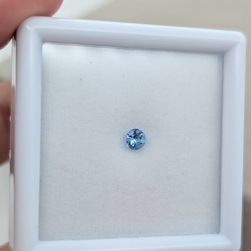 サンタマリアカラー アクアマリン 0.18ct 3.66mm ラウンド ルース
