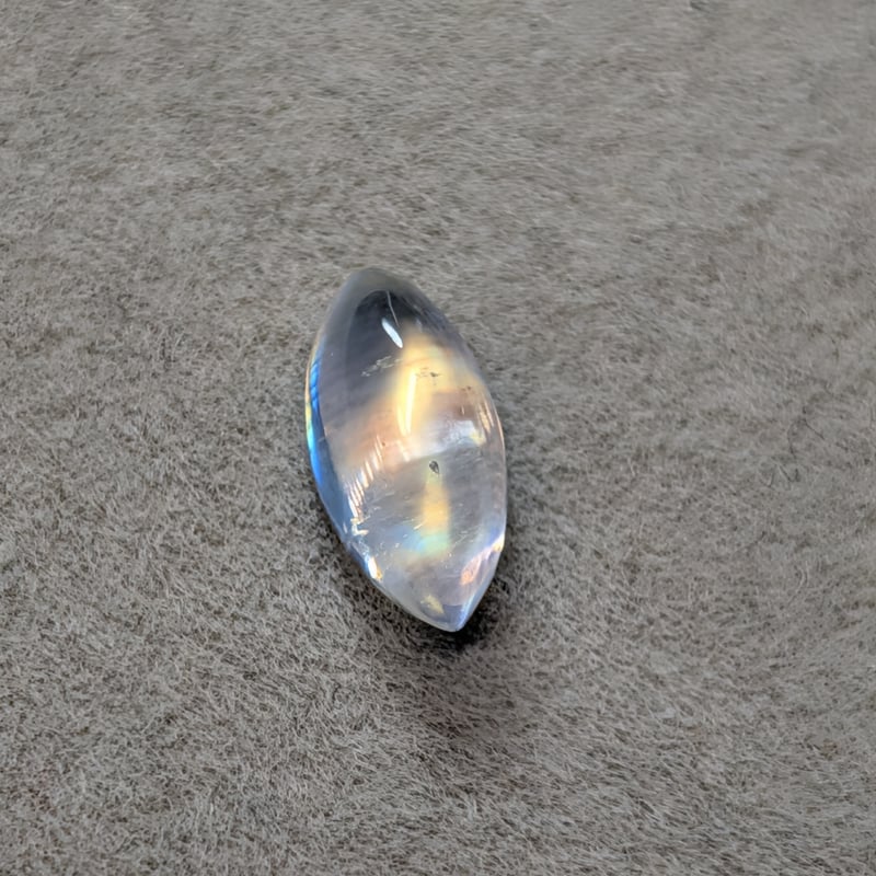 ラブラドライト 0.84ct 8.01×4.03mm マーキス カボション カット