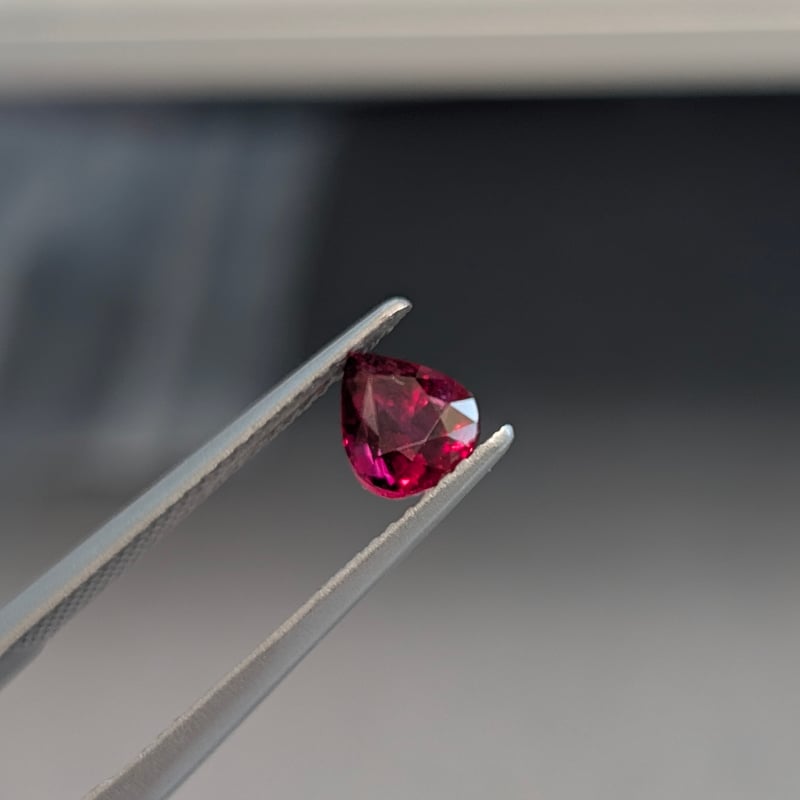 真っ赤！】【GIA鑑別】ルビー 1.02ct 6.16×5.33×4.25 mm ペアシェ