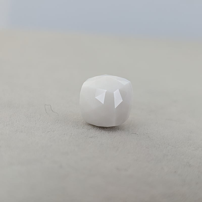 煌カット】ホワイトカルセドニー 8mm 煌カット ルース シミズ貴石