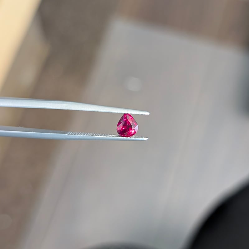 ルピ GIA鑑別】ルビー 1.02ct 6.16×5.33×4.25 mm ペアシェイプ カット
