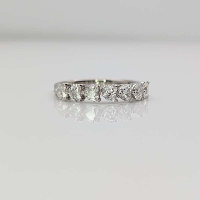 PT900ダイヤモンド 1.080ct ハートシェイプ7pcs ハーフエタニティ