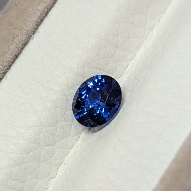 AIGS鑑別書】コーンフラワー ブルー サファイア 1.36ct 7.06×6.09mm オ