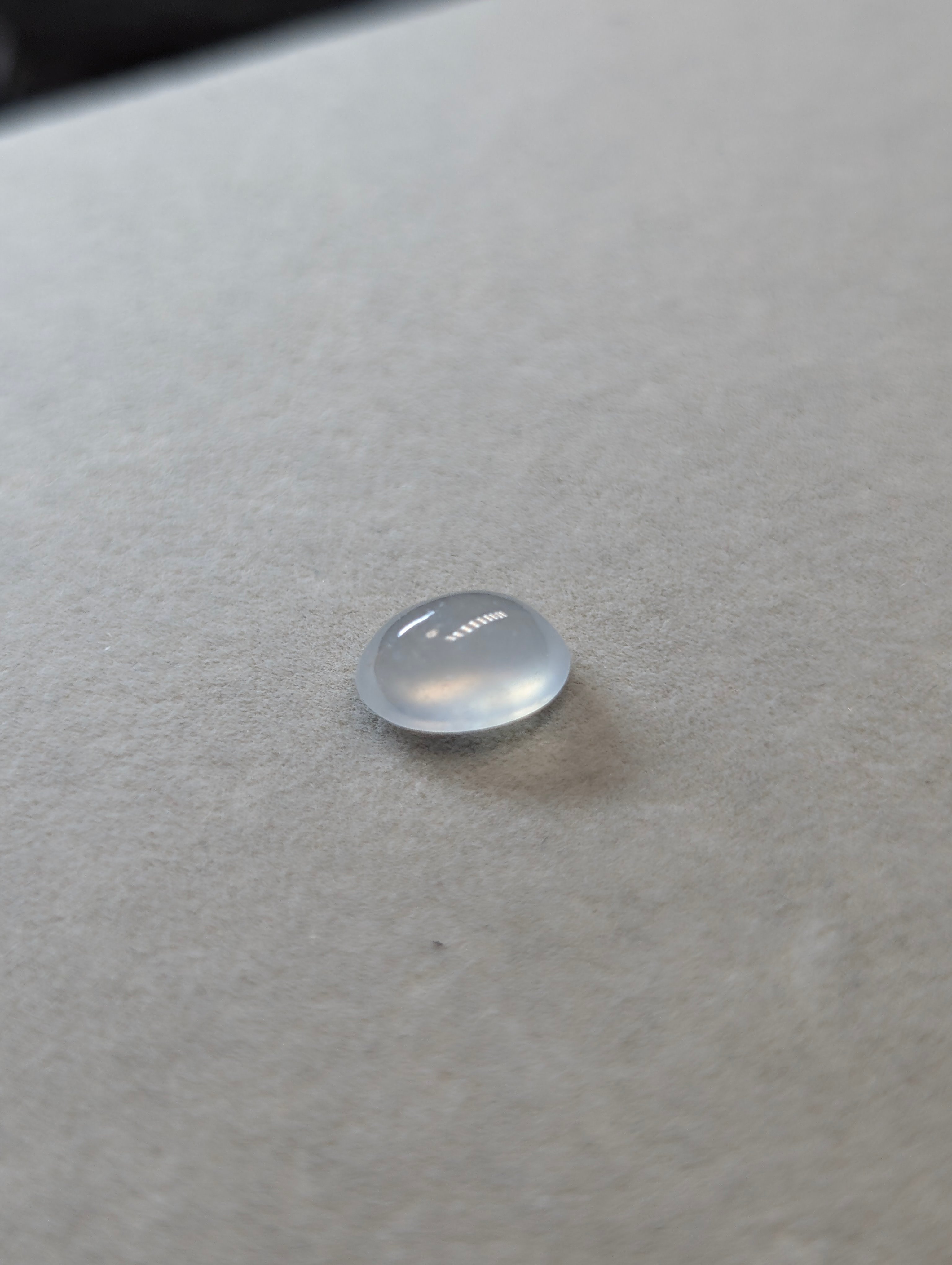 日独鑑別書】氷翡翠 2.666ct 9.53×7.16mm オーバル カボション カット