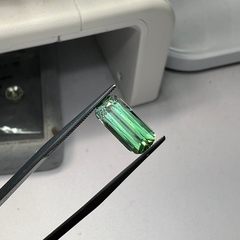 シーフォーム トルマリン 2.68ct 11.98×5.68mm クッションカットルース