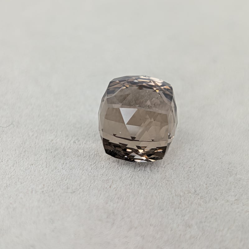 高品質 スモーキークォーツ♡ラウンド.ブリリアントカット♡No.2782 煌カット】スモーキークォーツ 8mm 煌カット ルース シミズ貴石 | 鈴木