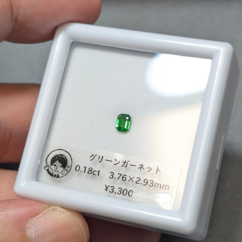 グリーンガーネット 0.18ct 3.76×2.93mm オクタゴン カット ルース