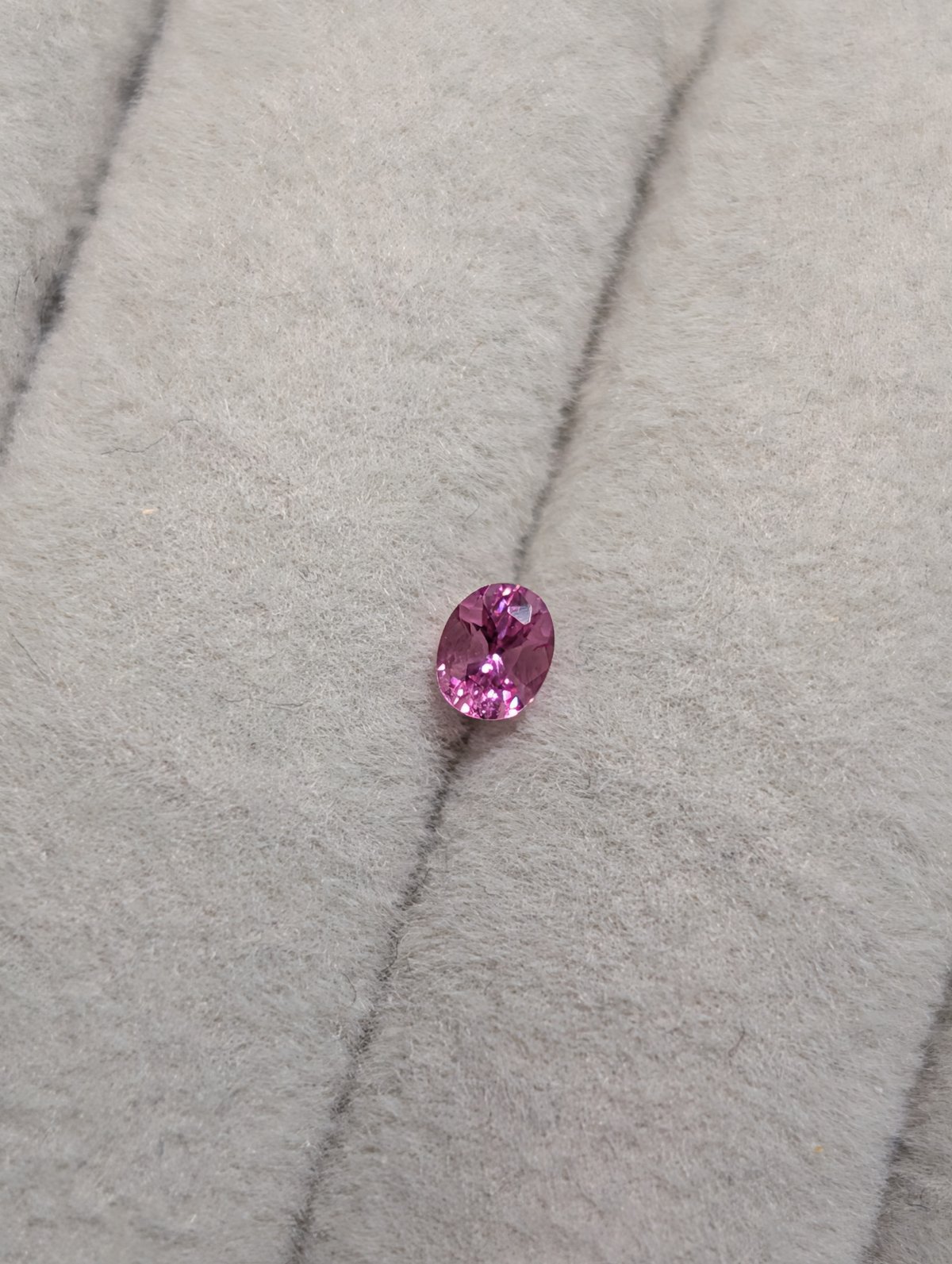 ピンクスピネル 0.19ct 3.75×3.04mm オーバルカットルース | 鈴木屋byJO