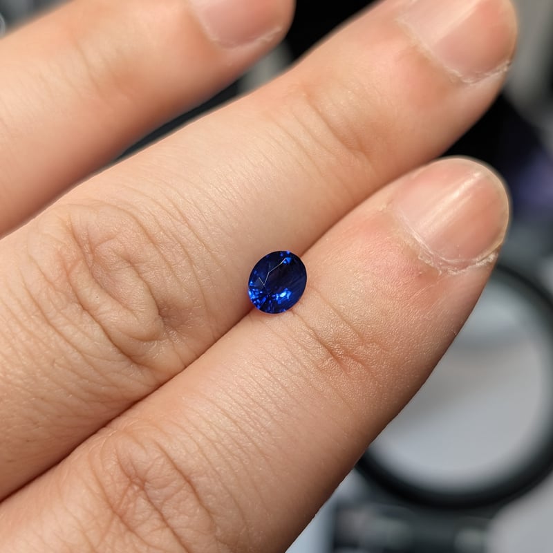 AIGS鑑別書】 ロイヤル ブルー サファイア 0.66ct 5.93×4.97mm オーバ