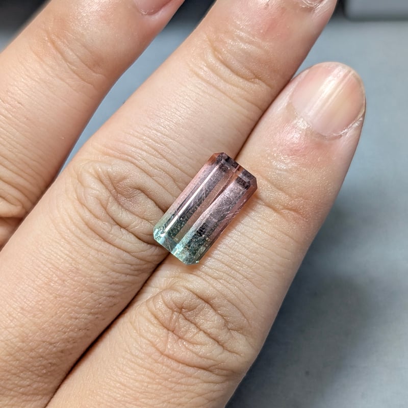 トルマリン　68g バイカラー トルマリン 6.94ct 15.68×7.93mm オクタゴンカット ルース