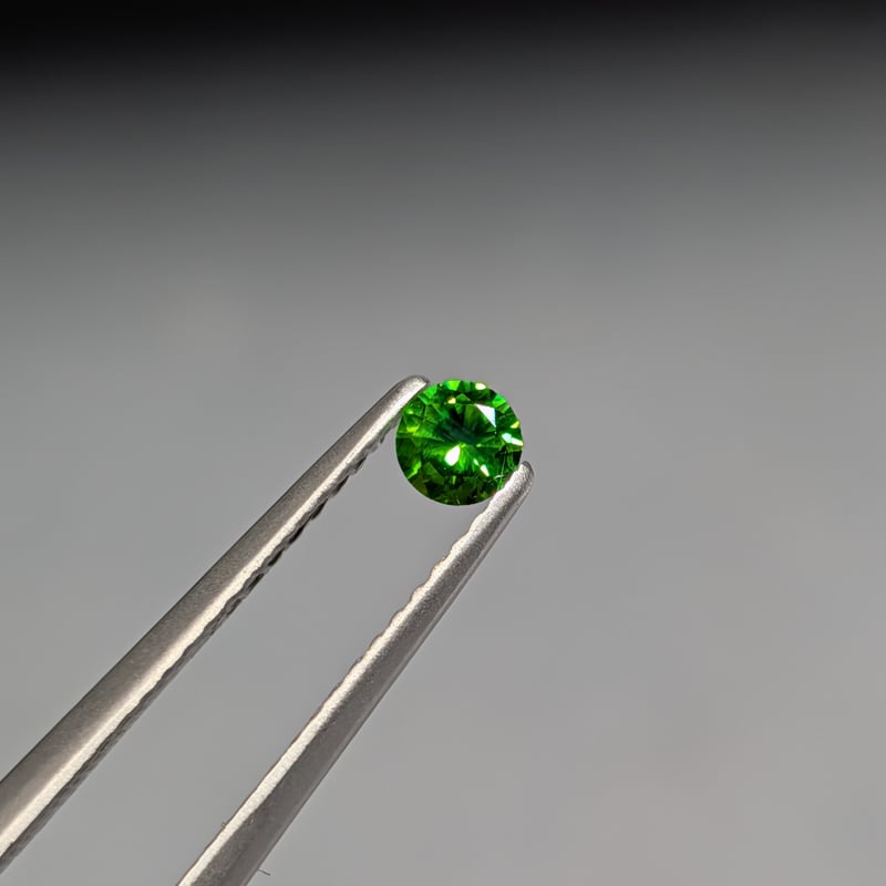 訳あり】超ホーステイルインクルージョン ロシア産 デマントイド