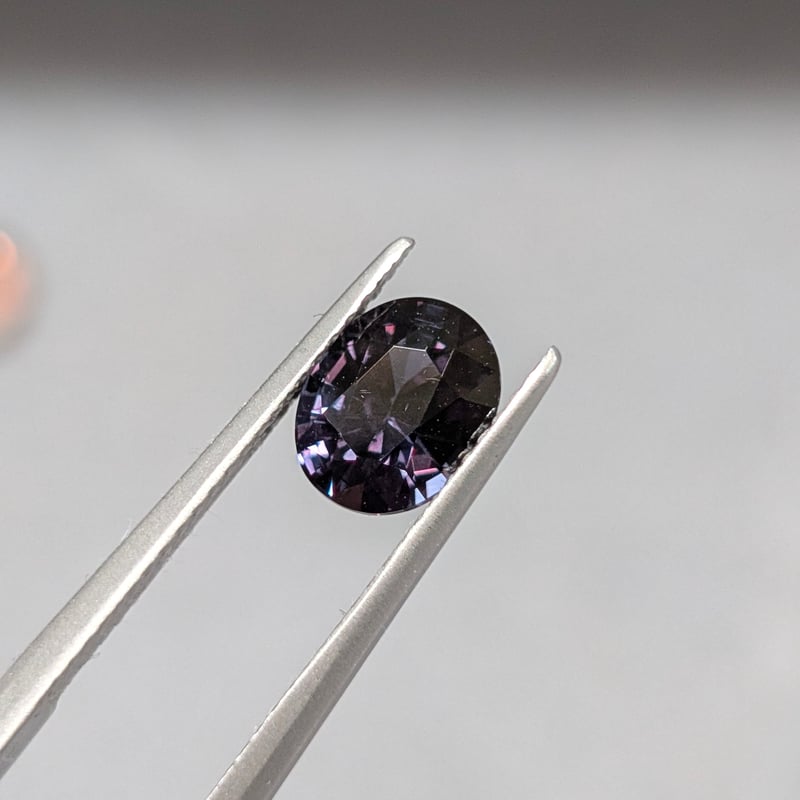 ベキリー ブルー カラーチェンジ ガーネット 1.89ct 7.80×6.37mm