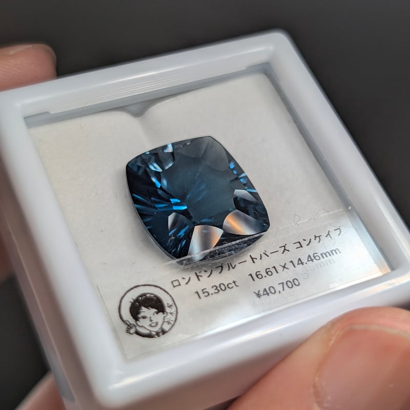 ロンドン ブルー トパーズ 15.30ct 16.61×14.46mm クッション