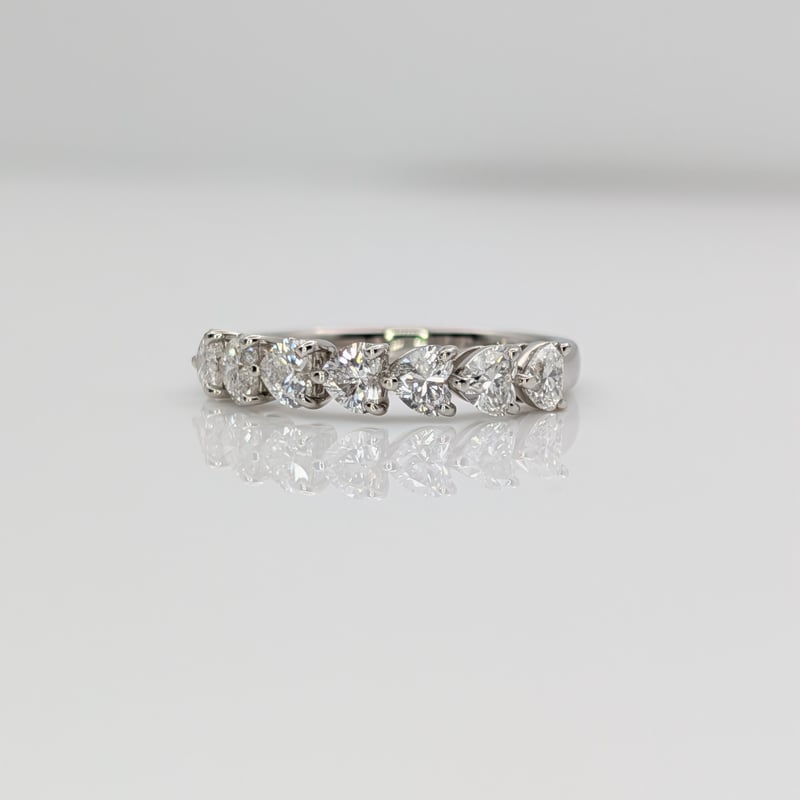 PT900ダイヤモンド 1.080ct ハートシェイプ7pcs ハーフエタニティ