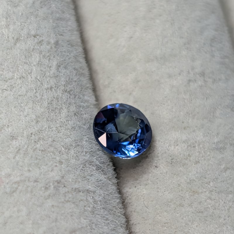 バイカラーサファイア 0.70ct 5.14mm ラウンドカットルース | 鈴木屋
