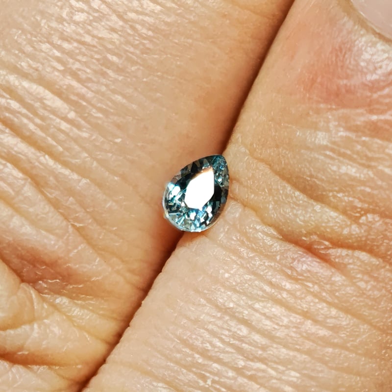 サファリン 0.26ct 4.71×3.33mm ペアシェイプ カット ルース | 鈴木屋by