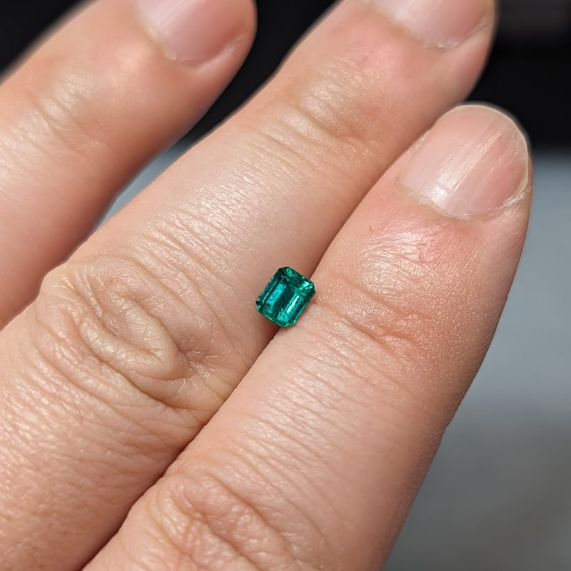 エメラルド 0.39ct 4.59×3.78mm オクタゴンカットルース | 鈴木屋byJOA