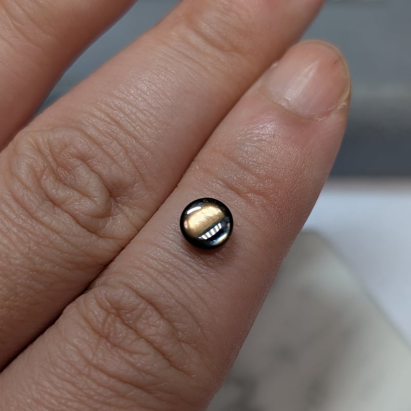 GIA鑑別書】非加熱ゴールドシーンスターサファイア 1.28ct 6.04-6.10mm