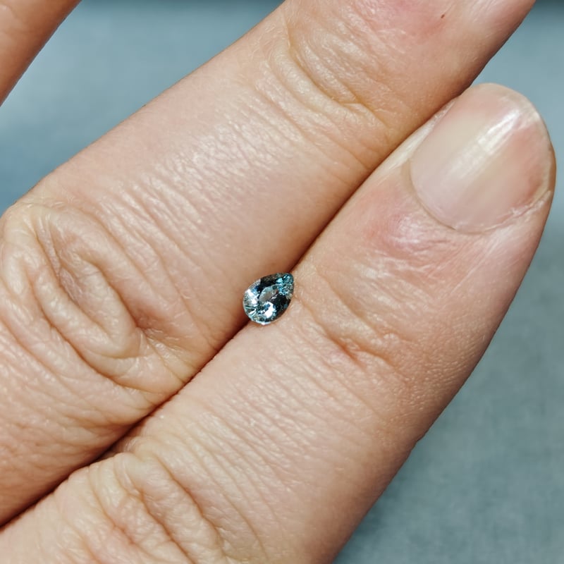 サファリン 0.26ct 4.71×3.33mm ペアシェイプ カット ルース | 鈴木屋by