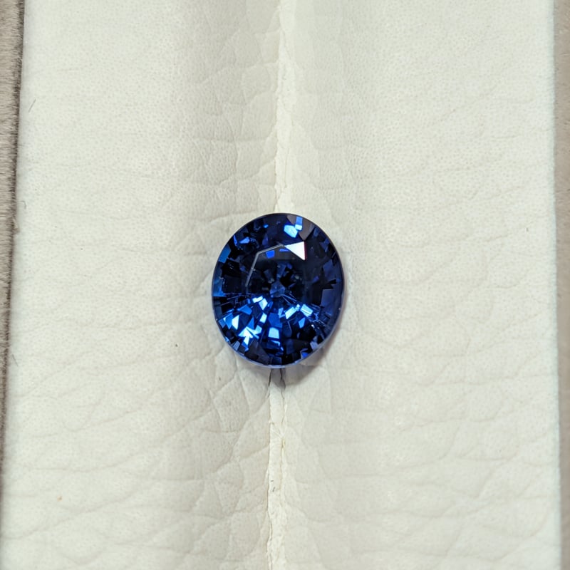 AIGS鑑別書】コーンフラワー ブルー サファイア 1.36ct 7.06×6.09mm オ
