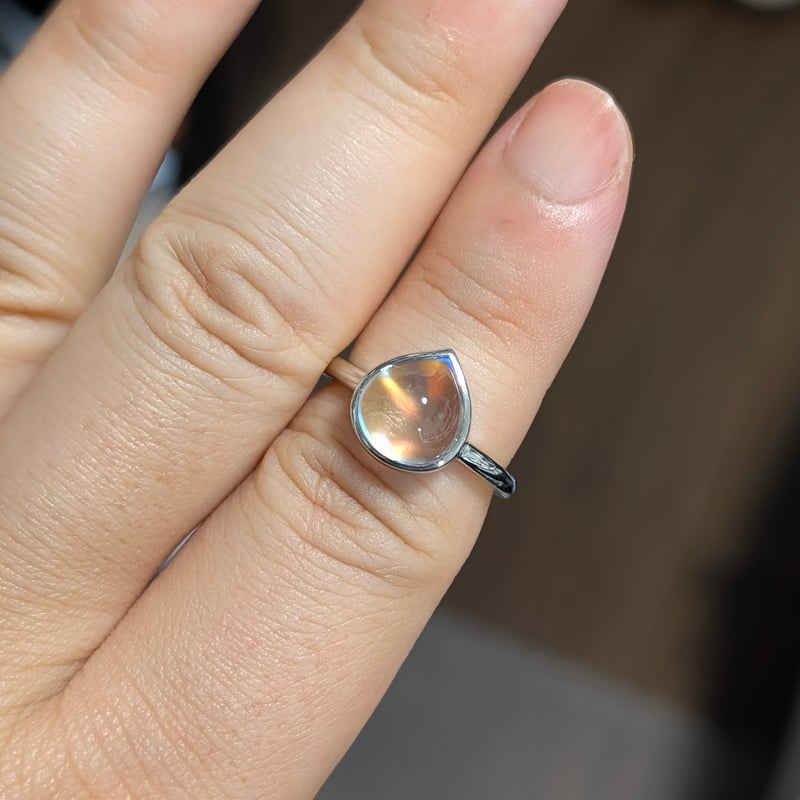 現品限り】PT900 最高品質アンデシンラブラドライト 4.37ct 鍛造リング