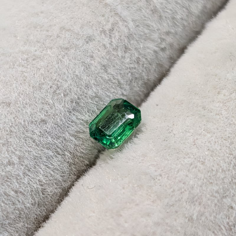 グリーンガーネット 0.18ct 3.76×2.93mm オクタゴン カット ルース