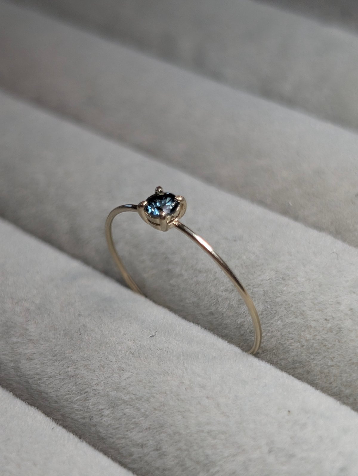 10k グリーンサファイアリング11号 K18グリーンサファイアリング - 宝石真珠の専門店 | 宝石フクダ