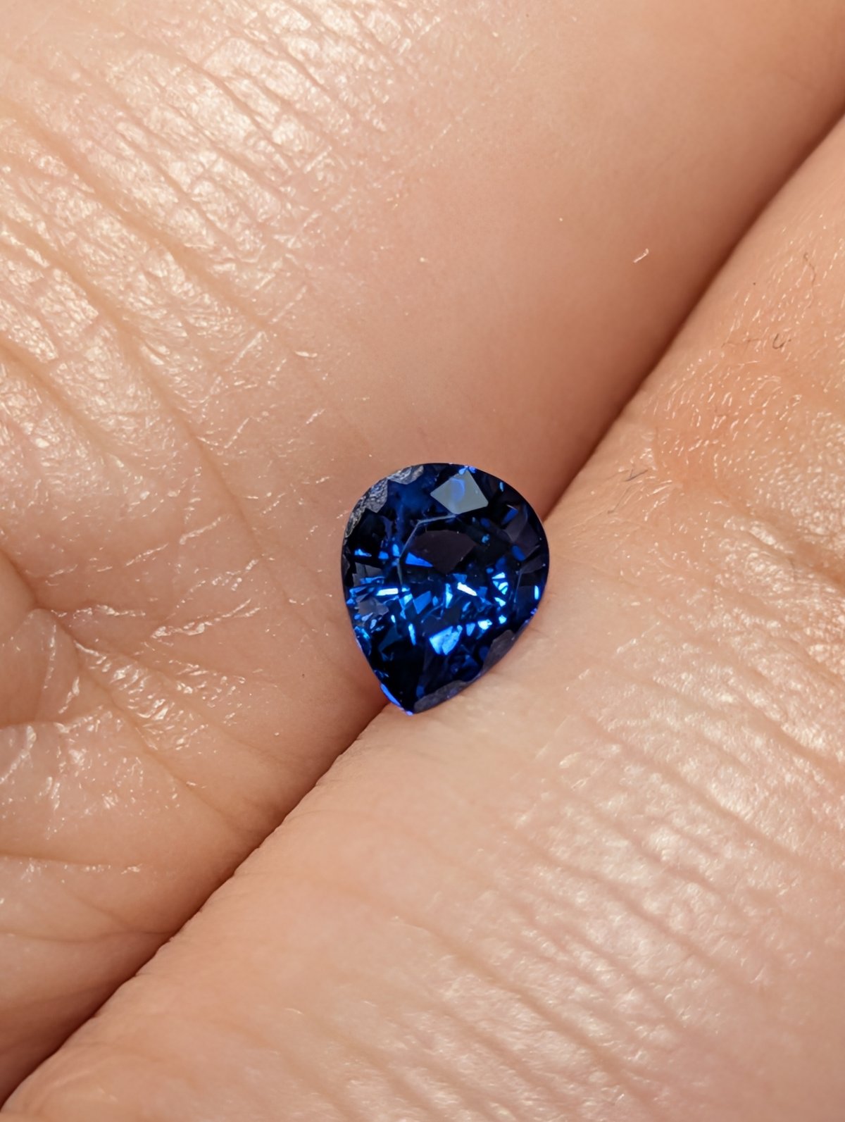サファイア 0.49ct 5.03×4.07mm ペアシェイプカットルース サファイア 0.49ct 5.03×4.07mm ペアシェイプカットルース