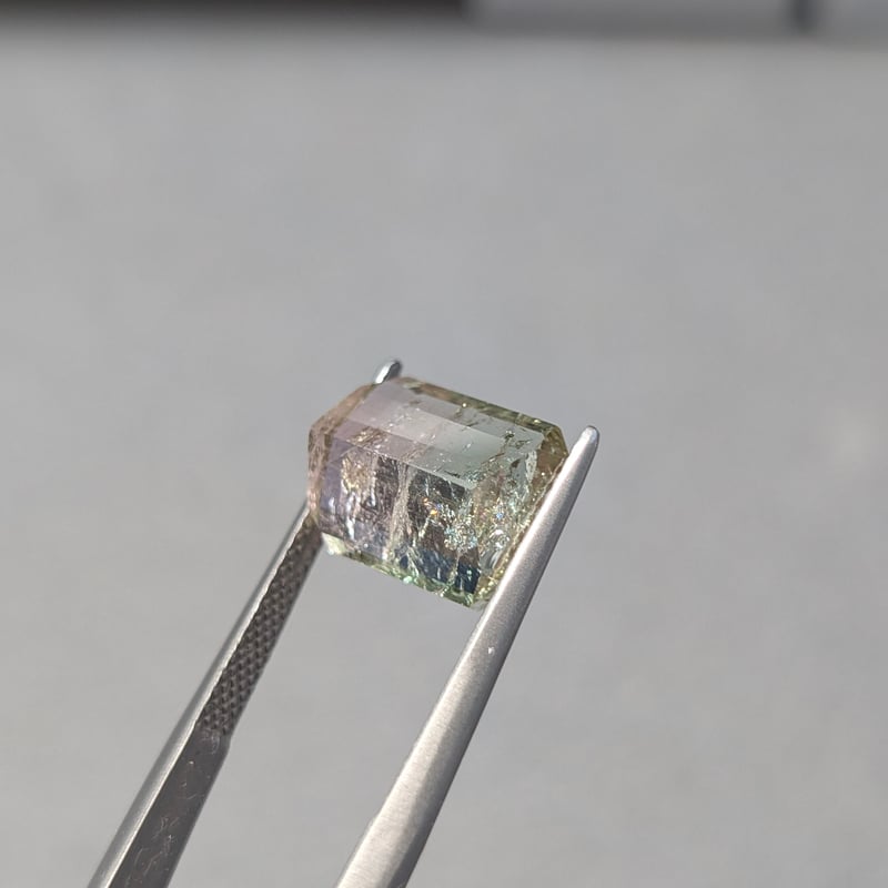 トルマリン　ルース　裸石　15.5 ct バイカラー トルマリン 5.72ct 11.32×9.12mm オクタゴンカット ルース