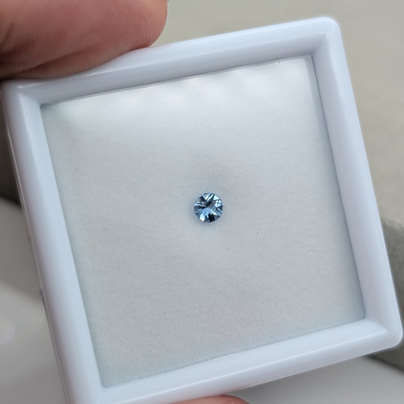 サンタマリアカラー アクアマリン 0.13ct 3.43mm ラウンド ルース