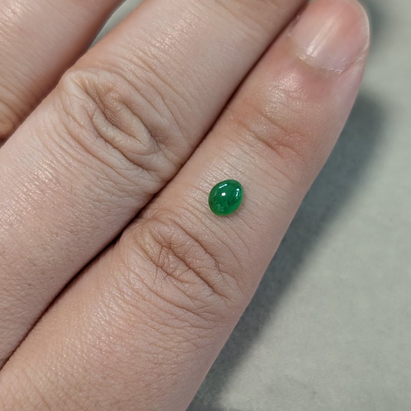 濃い色！】ミャンマー産 翡翠 0.470ct 5.18×4.25mm オーバル