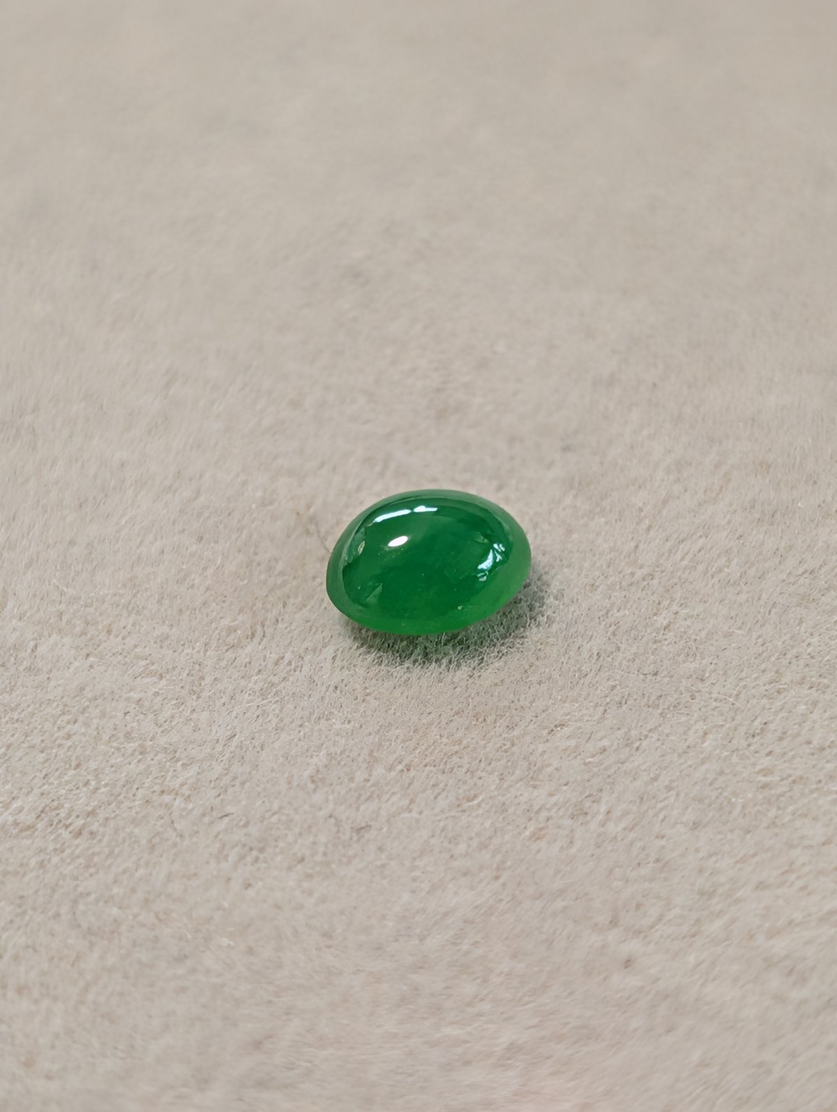 濃い色！】ミャンマー産 翡翠 0.470ct 5.18×4.25mm オーバル