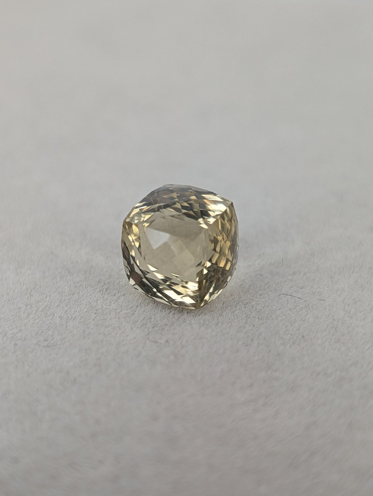 煌カット】レモンクォーツ 8mm 煌カット ルース シミズ貴石 | 鈴木屋