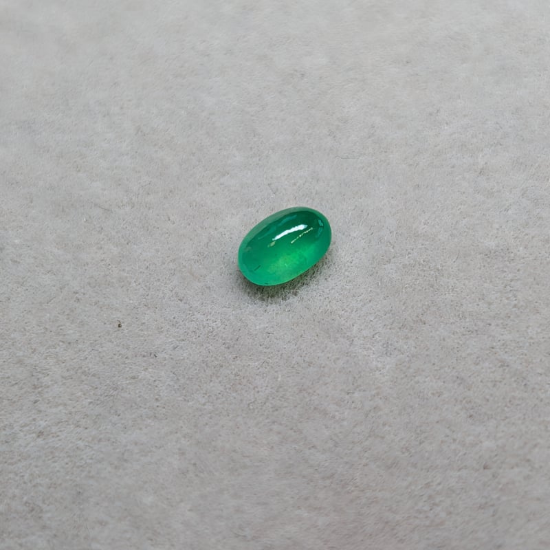 透明度高！】ミャンマー産 翡翠 0.324ct 5.2×3.5mm オーバル