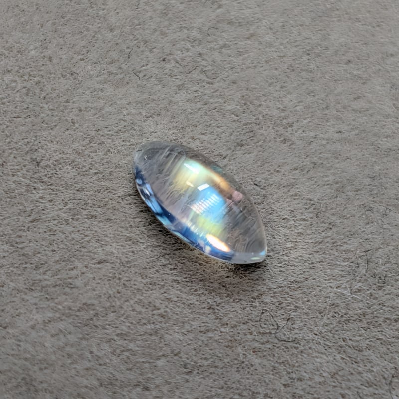 ラブラドライト 0.57ct 7.98×3.95mm マーキス カボション カット
