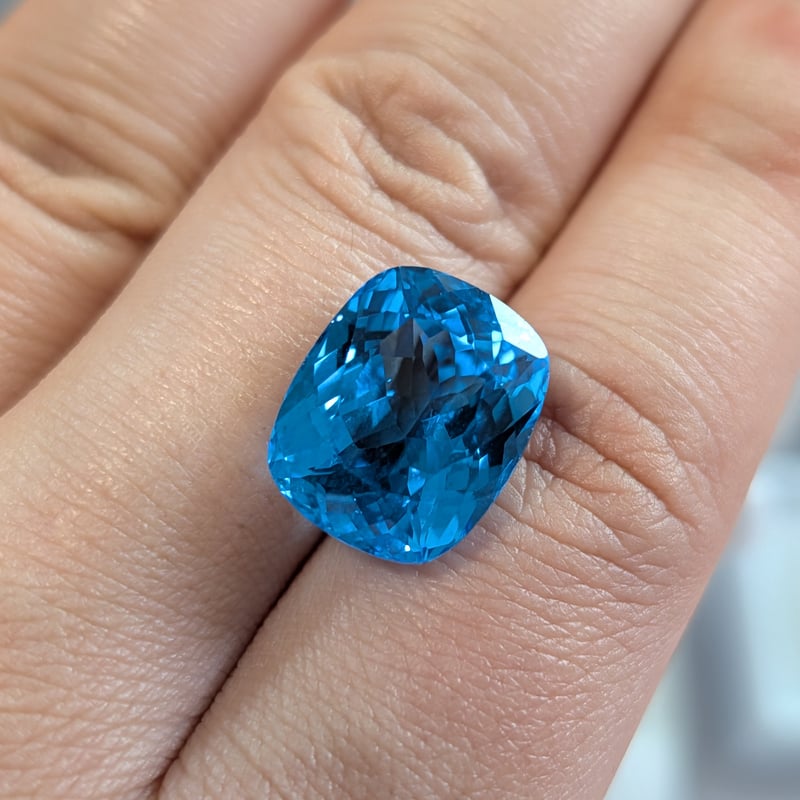 確認用ページ スイスブルートパーズ オーバルカボション ひと粒ピアス スイスブルートパーズ 17.07ct 15.57×12.83mm クッションカット ルース