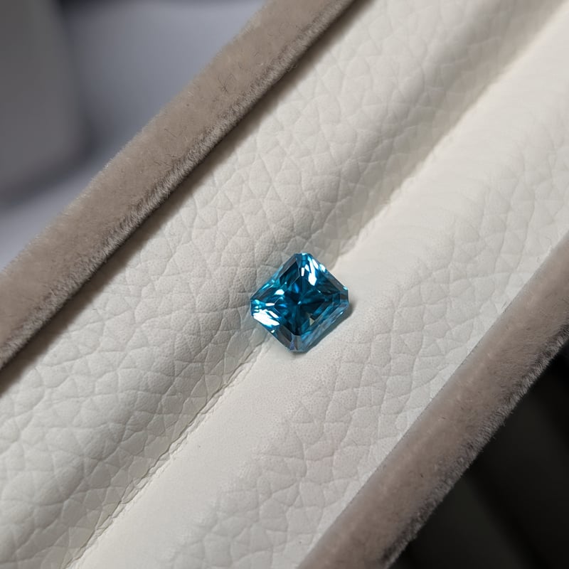 ブルー ジルコン 2.23ct 6.31×5.65mm オクタゴンカット ルース | 鈴木