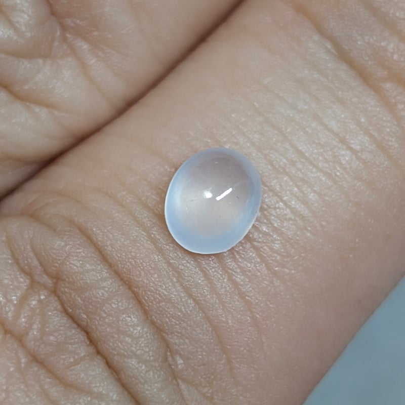 氷翡翠 0.579ct 5.54×4.74mm オーバル カボションカット ルース