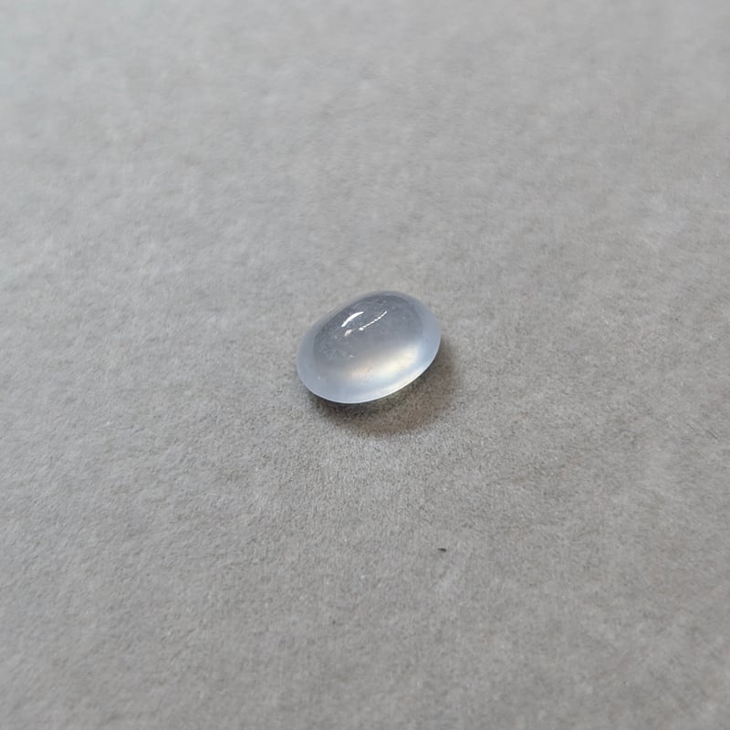日独鑑別書】氷翡翠 2.666ct 9.53×7.16mm オーバル カボション カット